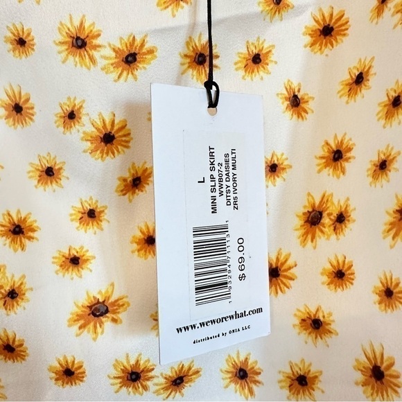 NWT WeWoreWhat mini slip skirt in daisy print women L - super cute, very 90s! - Picture 7 of 10